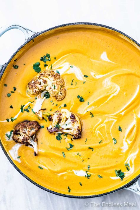 Curried Cauliflower Soup, Curried Cauliflower, Creamy Soup Recipes, Coconut Curry Soup, Roasted Cauliflower Soup, Cauliflower Soup Recipes, Paleo Dishes, Foods To Try, Fall Soup