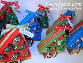 Qbee's Quest: Scored Hershey's Christmas Tree Tutorial Hershey Kiss Christmas Crafts, Hershey Kisses Christmas Tree, Hershey Kisses Crafts, Kindergarten Art Crafts, Christmas Candy Crafts, Christmas Tree Tutorial, Christmas Tree Base, Christmas Candy Gifts, Tree Tutorial