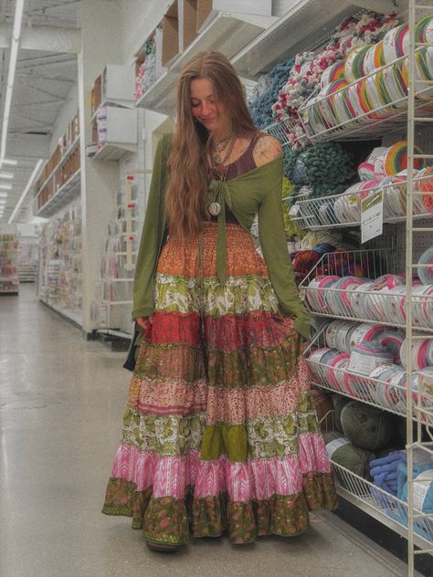 hippie girl hippie outfit maxi skirt style outfit ideas hippie outfit ideas hippie fashion hippie lifestyle retro fashion Looks Hippie, Estilo Hippy, Mode Hippie, Hippie Skirts, 70s Outfits, Earthy Outfits, Estilo Hippie, Maxi Skirt Outfits, Hippie Style Clothing