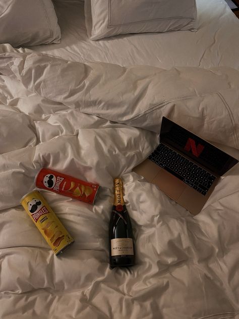 fancy hotel date night aesthetic | E N A Romantic Hotel Aesthetic, Hotel Date Aesthetic, Hotel Girls Night Aesthetic, Hotel Room Party Aesthetic, Solo Date Night Aesthetic, Aesthetic Hotel Room Pictures, Hotel Room Aesthetic Night, Hotel Aesthetic Night, Hotel Date Night