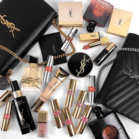 YSL beauty / Makeup beauty flatlay #beauty #makeup #flatlay #ysl / Instagram: @fromluxewithlove Makeup Ysl, Ysl Fragrance, Saint Laurent Aesthetic, Flatlay Makeup, Ysl Makeup, Yves Saint Laurent Makeup, Alat Makeup, Luxury Lipstick, Tom Ford Makeup