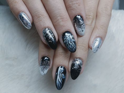 Game Of Thrones Nails Designs, Targaryen Nails, Game Of Thrones Nails, Nerd Nails, Game Of Thrones Set, Uñas Acrilicas, Nail Inspiration, Nail Games, Stiletto Nails