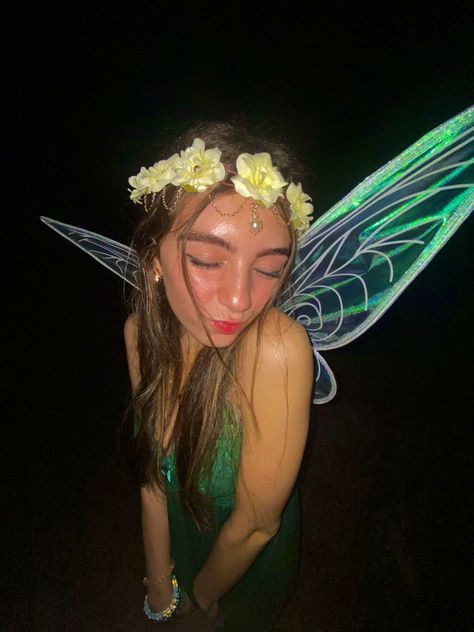 fairy halloween costume🧚🏻 Fairy Hairstyles Halloween, Dark Fairy Halloween, Halloween Fairies, Fairy Halloween Costume, Fairy Halloween, Fairy Halloween Costumes, Halloween Fairy, Fairy Hair, Green Fairy