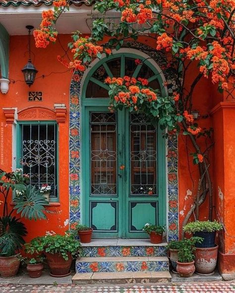 Colorful Mexican House, Colombian House, Mexican Windows, Colombian Architecture, Feng Shui Front Door, Mexican Inspiration, Mexican Doors, Notebook Therapy, Arizona Decor