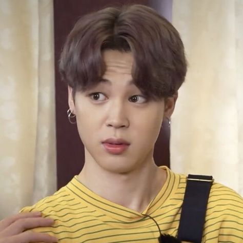 jimin pics on Twitter: "✩ #지민 #JIMIN @BTS_twt… " Jimin Funny Pics, Jimin Funny Face, Jimin Pics, Jimin Funny, Park Jimin Cute, Funny Face, Bts Funny Moments, Run Bts, Park Jimin Bts