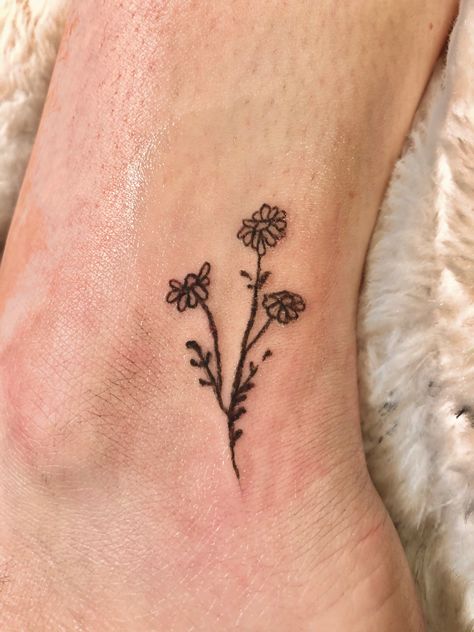 Yellow Wildflower Tattoo, Wild Daisy Tattoo, Tattoos Floral, California Wildflowers, Wildflower Tattoo, Daisy Tattoo, Yellow Wildflowers, Minimal Tattoo, Tattoo Inspo