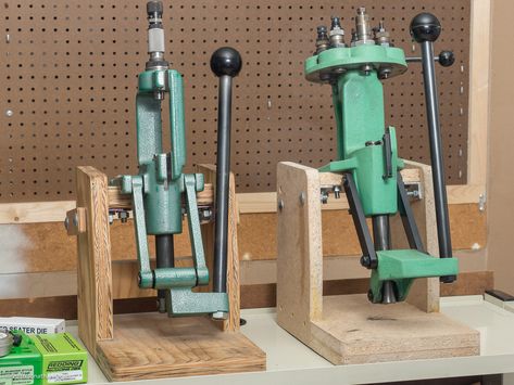 Show and Tell: DIY Reloading Press Portable Mount – ocabj.net Reloading Table Ideas, Reloading Bench Organization, Reloading Bench Diy, Reloading Room Ideas Benches, Reloading Press Stand, Rcbs Reloading, Reloading Table, Lee Reloading, Reloading Bench Plans