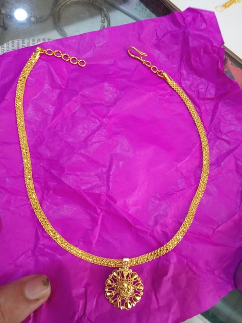 Jigini Necklace Gold, Simple Diamond Jewelry, Indian Gold Necklace Designs, Winter Bridal Jewelry, Temple Jewellery Earrings, Gold Haram, Neck Pieces Jewelry, Gold Bridal Necklace, Antique Gold Jewelry Indian