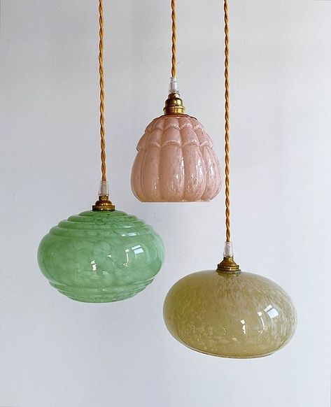 martine • lovmint (@lovmint) • Instagram photos and videos Vintage Lamp Ceiling, Diy Suspension Luminaire, Mood Board Living Room, Ceiling Lamp Living Room, Art Deco Lights, Hippie Crafts, Globe Vintage, Lustre Vintage, Globe Lamp