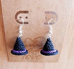 Crochet Witch Hat, Witch Hat Earrings, Crochet Witch, Crochet Jewlery, Crochet Jewelry Patterns, Crochet Earrings Pattern, Halloween Crochet Patterns, Holiday Crochet, Halloween Crochet