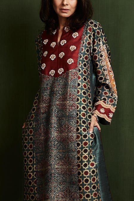 Buy Blue Silk Ajrakh Print Kurta Set For Women by Sue Mue Online at Aza Fashions. Stylish Kurtis Design, Blue Kurta, Kurta Set For Women, Long Kurti Designs, Casual Indian Fashion, Desi Fashion Casual, Salwar Kamiz, Kurta Designs Women, Embroidered Dupatta