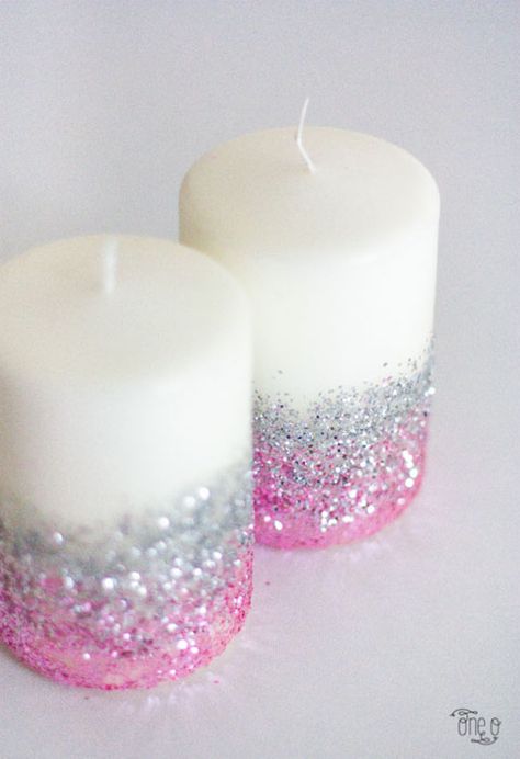 15 Glitter Accents Perfect For Jazzing Up The House Spring Diy Projects, Glitter Candle, Glitter Candles, Ombre Glitter, Spring Decor Diy, Glitter Boots, Glitter Decor, Diy Candle, Cute Candles