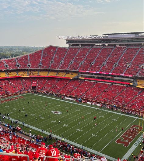 #nfl #football #chiefs #arrowhead Chiefs Game Aesthetic, Chiefs Aesthetic, Kansas City Chiefs Stadium, Football Chiefs, Travel Missouri, Kansas City Nfl, Nfl Chiefs, Chiefs Kingdom, Taylor Swift Images