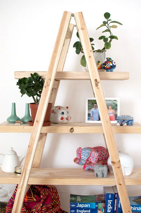 Diy Ladder Shelf, Kids Woodworking Projects, Wooden Ladder Shelf, Pot Gantung, Woodworking Projects For Beginners, Diy Woodworking Projects, Pallet Projects Furniture, Wood Projects For Beginners, Carpentry Projects