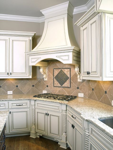 Victorian Kitchen Cabinets, Corner Stove, Kitchen With White Cabinets, Espresso Kitchen Cabinets, Oven Hood, Two Tone Kitchen Cabinets, Espresso Kitchen, Best Kitchen Design, Kitchen Hood