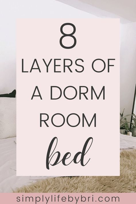 Here is a complete bedding essentials list perfect for a dorm! Dorm bedding doesn't have to be confusing anymore with this STEP BY STEP guide. Dorm room organization. College dorm room ideas. Boho Dorm Room Decor, Dorm Bedding Twin Xl, Organization College, College Dorm Room Ideas, Dorm Room Decor Ideas, Dorm Bedding Sets, Boho Dorm Room, Dorm Bed, Boho Dorm