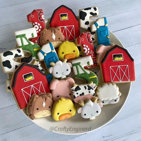 Old Macdonald Birthday, Farm Cookies, Barnyard Birthday Party, Farm Theme Birthday, Farm Animal Party, Farm Baby Shower, Farm Animals Birthday Party, Farm Themed Birthday Party, Barnyard Party