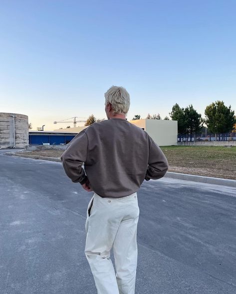 @magnus på Instagram: "4th slide is my mood when head to toe in @ronning 😮‍💨 Walnut sweats dropping tonight 8pm 🦫" Magnus Ronning, Mens Fashion Inspiration, My Mood, Fit Inspo, Fitness Inspo, Fashion Inspiration, A Photo, Walnut, Normcore