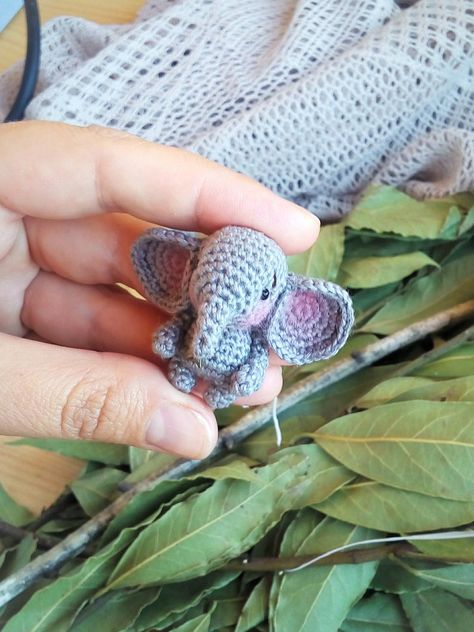 Elephant Amigurumi, Crochet Elephant Pattern, Tiny Toys, Crochet Best, Crochet Brooch, Tiny Elephant, Amigurumi Elephant, Crochet Elephant, Elephant Pattern