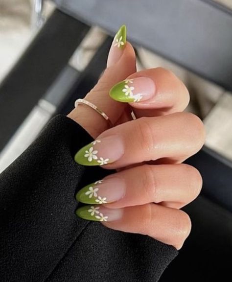 CHIC NAIL TRENDS | CUTE SUMMER NAILS Nail Stuff, Cute Summer Nails, White Nail, Nails 2024, Nail Designs Spring, Dream Nails, Nail Inspiration, Pretty Acrylic Nails, Floral Nails