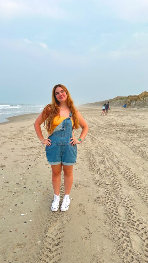 surfer girl outfit, beach outfit, surf aesthetic, overalls tube top outfit, converse Surfer Girl Fashion, Surfer Clothes, Surfer Girl Aesthetic, Surfer Girl Outfits, Beachy Clothes, Surfer Vibes, Girl Surfer, Tube Top Outfits, Surf Aesthetic