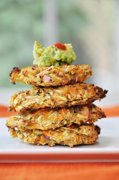 Fritters. Do you love that name as much as I do? It’s such a friendly and cute name for something that I absolutely love to eat. Seriously, how could you not like a fritter? Especially these cris... Zucchini Carrot Fritters, Carrot Fritters, Zucchini Carrot, Vegan Entrees, Vegan Zucchini, Cake Vegan, Interesting Recipes, Zucchini Fritters, Fritter Recipes