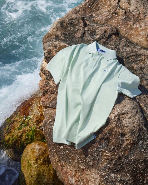 Photography On Beach, Tie Photography, French Riviera Style, Riviera Style, Fashion Magazine Layout, Fashion Still Life, Beach Inspo, Photo Sets, Polo Men