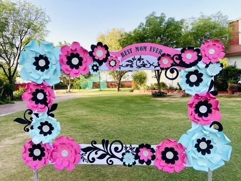 Selfie Board For School, Selfi Point Decoration For School, Selfie Point For Farewell, Selfie Frames Ideas School, Selfie Point Ideas For School, Selfie Stand Ideas For School, College Fest Decoration Ideas, Selfie Point Ideas, Selfie Point