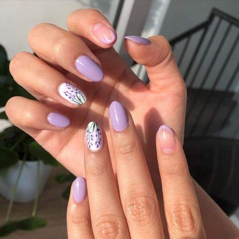 Lavender Nails Flower, Wedding Nails Lilac, Lavender Design Nails, Lavender Flower Nails, Lavender Nail Design, Lavender Nails With Design, Purple Nails With Flowers, Christmas Nail Acrylic, Winter Nail 2023