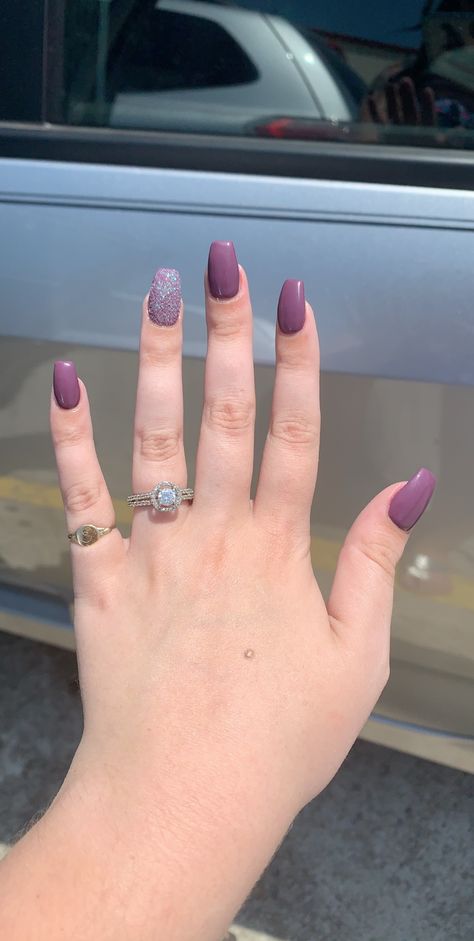 dark purple with matte sparkle accent Dark Purple Wedding Nails, White Nails For Prom, Dark Purple And White Nails, Purple And White Nails, Purple Wedding Nails, Nails For Prom, Matte Purple Nails, Dark Purple Wedding, Dark Purple Nails