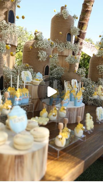 Alice Tabakian on Instagram: "Winnie the Pooh-themed desserts and teething set, created with love for a sweet celebration! 🍯🐻✨ I had so much fun making these, and the feedback was incredible—everyone went wild for the sweet treats! 😍 A huge shoutout to @bwceventdesign for designing and coordinating the event so perfectly—it was stunning from start to finish! Thank you for hiring me to be a part of this beautiful day. 💛
#winniethepooh #winniepooh #winniethepoohdesserttable #winnie #eventplanner #kidsbirthday #atamhatik #agrahatik #1sttooth #1sttoothcelebration" Diy Winnie The Pooh Centerpieces, Fall Winnie The Pooh Baby Shower Ideas, Winnie The Pooh Diy Decorations, Winnie The Pooh Dessert Table, Winnie The Pooh Baby Shower Cake, Winnie The Pooh Themed Food, Winnie The Pooh Centerpiece Ideas, Winnie The Pooh Table, Winnie The Pooh Decorations