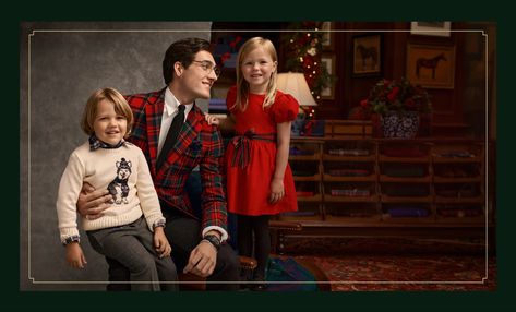 Ralph Lauren Gift Guide Ralph Lauren Family Photoshoot, Ralph Lauren Style Women, Ralph Lauren Photoshoot, Ralph Lauren Christmas, Christmas Family Photoshoot, Timeless Clothing, Kids Designer Clothes, Ralph Lauren Style, Ralph Lauren Kids