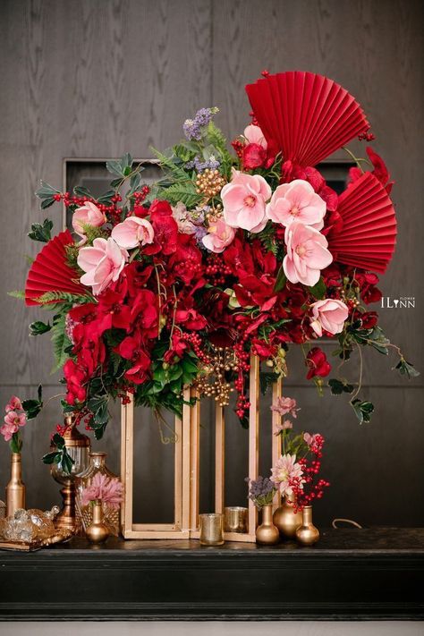 Lunar New Year Wedding, Chinese New Year Centerpieces, Lunar New Year Floral Arrangement, Chinese Floral Arrangements, Japanese Wedding Flowers, Year Of The Rabbit Decorations, Chinese New Year Floral Arrangement, Lunar New Year Flowers, Lunar New Year Flower Arrangement