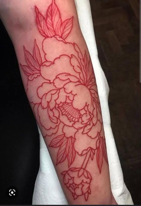 tatuagem de peonia no cotovelo feita em traços vermelhos Line Tattoo Meaning, Red Line Tattoo, Tattoo Word Fonts, Japanese Irezumi, Arm Tattoos Black, Back Of Leg Tattoos, Black Line Tattoo, Back Of Arm Tattoo, Tattoo Red