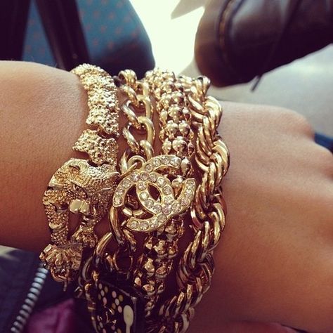 Arm Candies, Chanel Couture, Bohol, Donatella Versace, Gold Bracelets, Chanel Accessories, Chanel Jewelry, Love Bracelets, Arm Candy