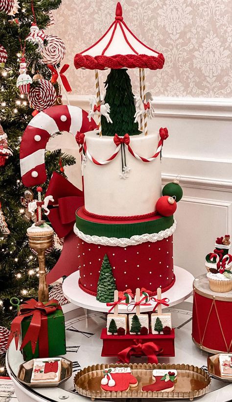 Christmas cake, winter cake, winter cake ideas, Christmas tree cake, festive cake Christmas Theme Cake Ideas, Winter Cake Ideas, White Carousel, Two Tiered Cake, Cake Winter, Teddy Cakes, Carousel Cake, Ideas Christmas Tree, Queen Cakes