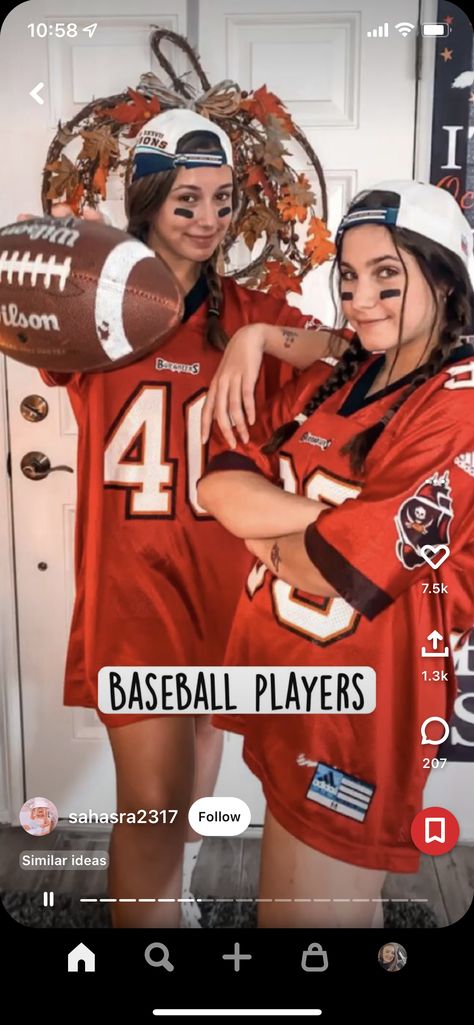 49ers Cheerleaders Costume, Sports Costume Ideas Women, Baseball Players Halloween Costume, Foot Ball Player Costume, Baseball Halloween Costumes For Women, Preppy Football Player Halloween Costume, Baseball Player Halloween Costumes, Football Player Halloween Costume Girl, Football Halloween Costume For Women