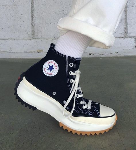 Menswear on Instagram: “Close-up details on the new JW Anderson x Converse colour way @im_in9 | #NCLGallery” Louis Vuitton Shoes Sneakers, Minimalist Shoes, Jordan Sneakers, Shoe Inspiration, Shoe Inspo, Punk Outfits, Aesthetic Shoes, Converse Sneakers, Indie Outfits