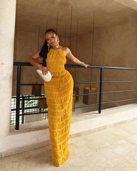 Photo: @thisthingcalledfashionn/Instagram Detty December, Millennial Outfit, Nigerian Style, December Outfits, Celebrity Style Guide, Better Instagram, Classy Girl, Effortlessly Chic Outfits, Evening Dresses Elegant