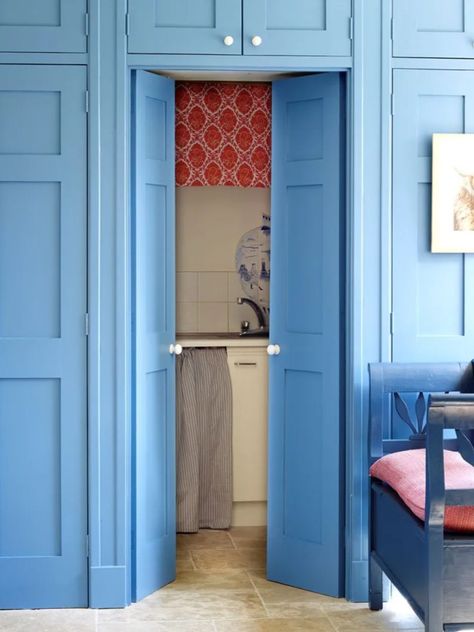 Cooks Blue Farrow And Ball, Cleaning Cabinets, Internal Sliding Doors, Colourful Home, Interior Design Courses, Farrow And Ball, Upholstery Cushions, Blue Cabinets, Traditional Bedroom