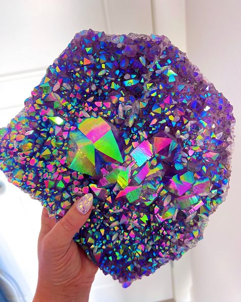 Soph & Ames Midnightaura Crystal Shop | 🎉it’s the gift that keeps on giving…🎉 ROUND 2 of personal collection de stash!! First up for the new batch is this stunning Angel Aura… | Instagram Angel Aura Amethyst, Aura Amethyst, Beautiful Crystals, Angel Aura, Crystal Shop, Keep On, Happy Sunday, The Gift, New Home