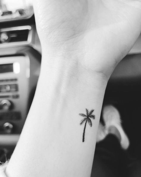 Palm Tree Tattoo Design, Small Palm Tree Tattoo, Small Wrist Tattoo Ideas, Palm Tree Tattoos, Tattoo With Meaning, Love Wrist Tattoo, Small Wrist Tattoo, Small Palm Trees, Tattoo Spots