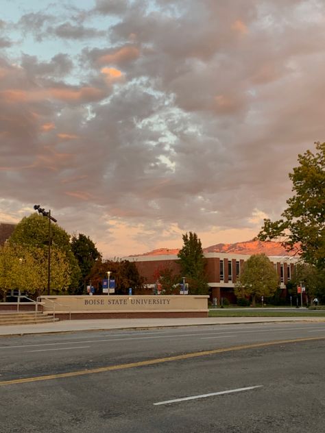 fall > Boise State Aesthetic, Boise State University Aesthetic, Boise Aesthetic, D1 Athlete, Future Manifestation, Boise State University, Dream Collage, College Sorority, Bleed Blue