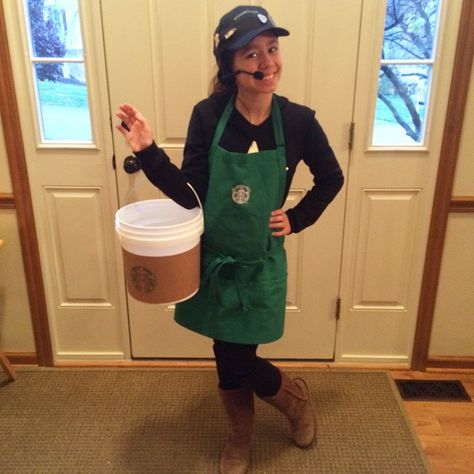 Starbucks Worker Costume, Starbucks Employee Outfit Ideas, Starbucks Work Outfit, Starbucks Barista Costume, Starbucks Employee Outfit, Barista Halloween Costume, Barista Costume, Starbucks Costume, Barista Outfits