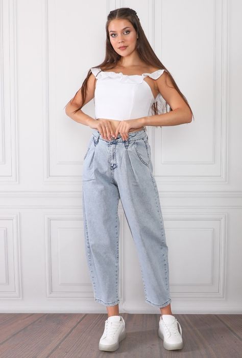 Balloon Jeans Outfit, Everyday Ootd, Balloon Jeans, Jeans Outfit Women, Jeans Outfit Summer, Light Jeans, Summer Work Outfits, Summer Work, Jeans Outfit