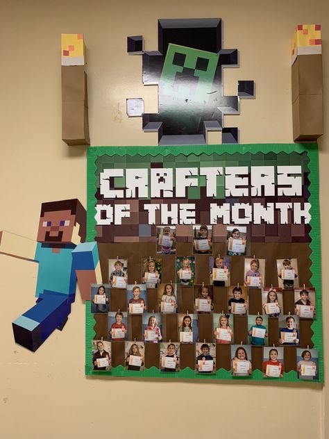 Minecraft Themed Classroom, Video Game Bulletin Board Ideas, Minecraft Classroom Ideas, Minecraft Notice Board, Fair Minecraft, Minecraft Bulletin Board, Noticeboard Ideas, Minecraft Classroom, Class Board Decoration