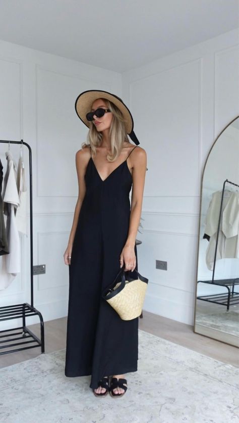 Flowy Maxi Dress curated on LTK Black Maxi Dress Outfit, Maxi Dress Outfit, Flowy Maxi Dress, Black Maxi Dress, Dress Outfits, Maxi Dress, Black, Clothes