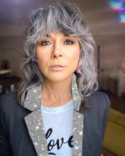 Feria Hair Color, Grey Hair Don't Care, Grey Hair Transformation, Grey Curly Hair, Grey White Hair, Grey Hair Inspiration, Silver Blonde, Wolf Cut, Black Curly Hair