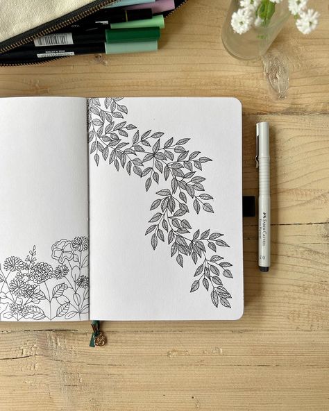 Chloe Wilson | Floral doodler | Author | Happy Friday! What is your favourite flower beginning with the letter I? ✿ | Instagram Sketch Notes Doodles, Diy Canvas Art Easy, The Letter I, Pen Art Work, Doodle Art Flowers, Scratchboard Art, Diy Journal Books, Floral Drawing, Art Corner