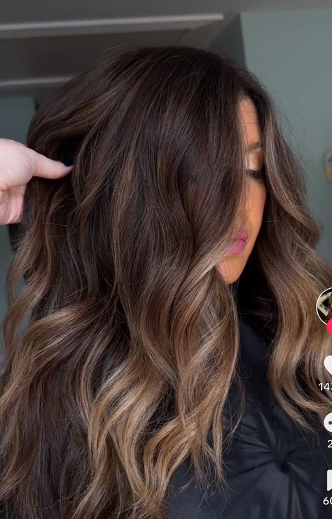 Rooted Brown Balayage, Brown Hair Shades, Dark Brunette Hair, Color Balayage, Brunette Hair With Highlights, Creative Hair, Shadow Root, Dark Hair With Highlights, Brown Hair Balayage